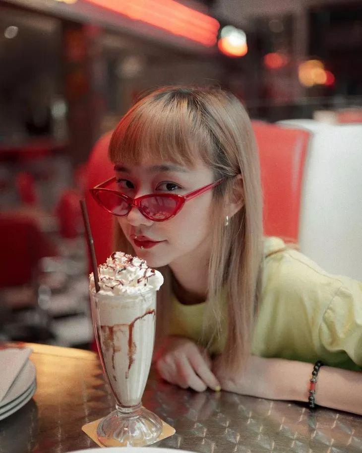 泰国网红眼镜妹,泰国最近很火的眼镜妹