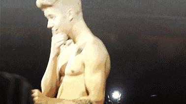 这几个小动作可纠正脖子前倾,脖子前倾危害视频