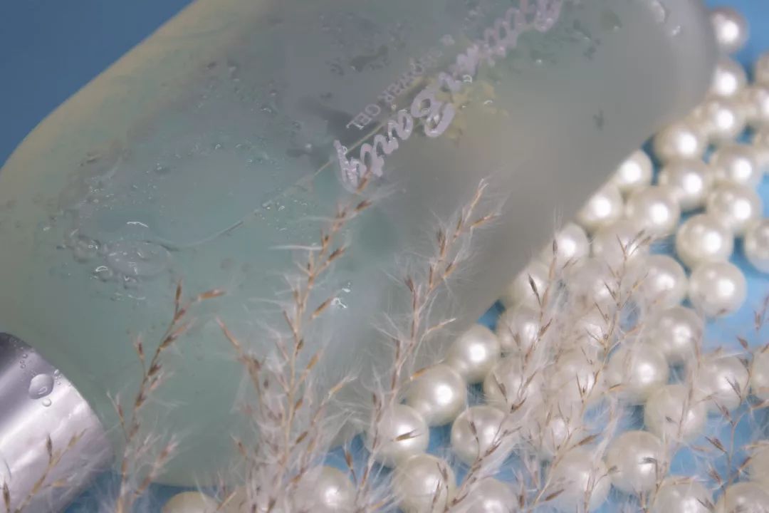 对不起,我没喷香水,那香味是我自带的