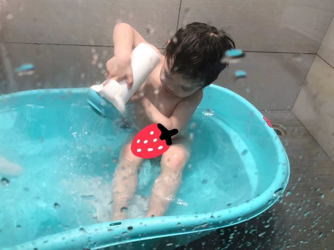 儿童皇冠澡盆,澡盆婴儿洗澡推荐可折叠5岁