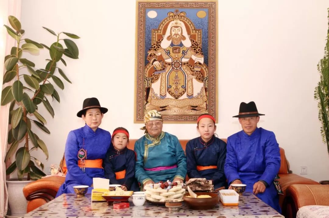 这场颁奖盛典中的“乌审明星”有你认识的吗？