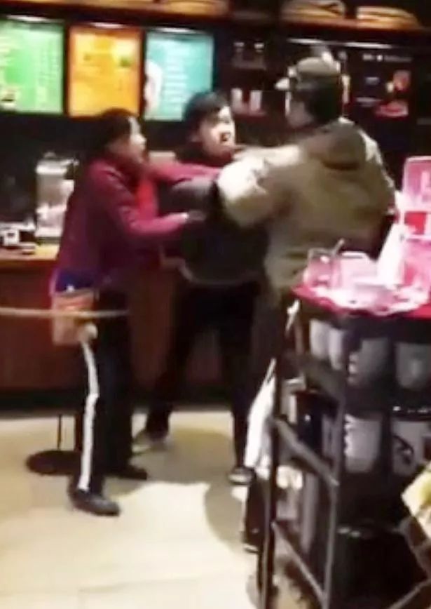 星巴克猫爪杯打架完整版,星巴克应对猫爪杯事件