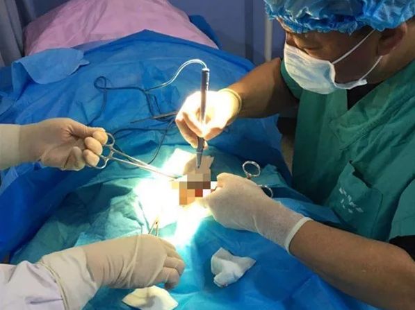 新手妈妈母乳喂养疼,喂母乳得急性乳腺炎是什么症状