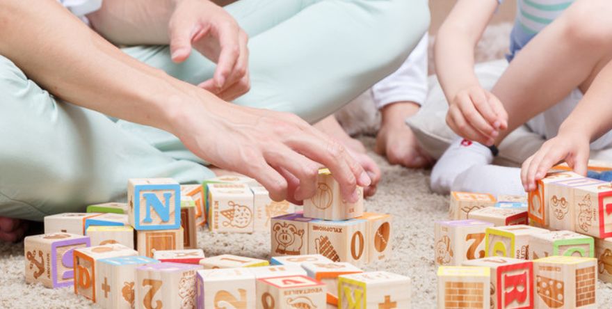 杭州13岁男孩离家出走完整版,13岁男孩深夜上高速