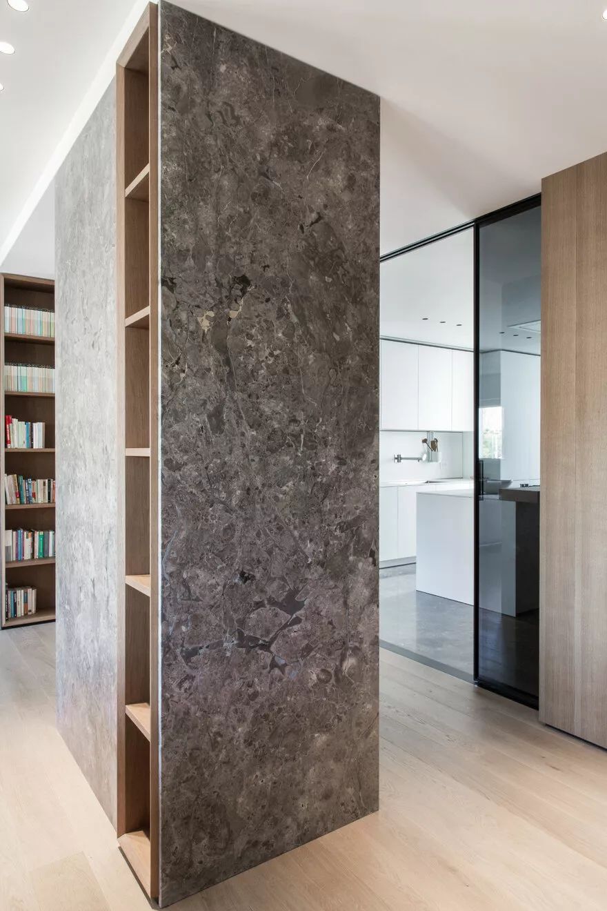 看看他家是怎么处理厨房和客厅关系的。意大利巴勒莫140㎡老房改造