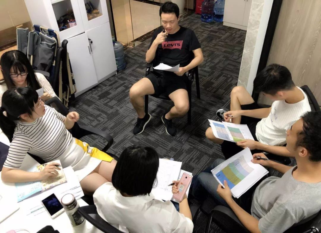 哪些兼职比较累但可以赚钱,有没有很清闲又挣钱的兼职