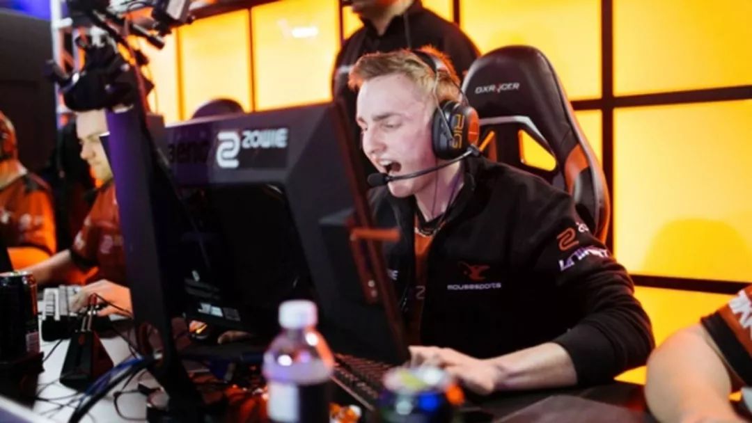 小麦克风怎么发出声音,小麦克风怎么发出声音教学