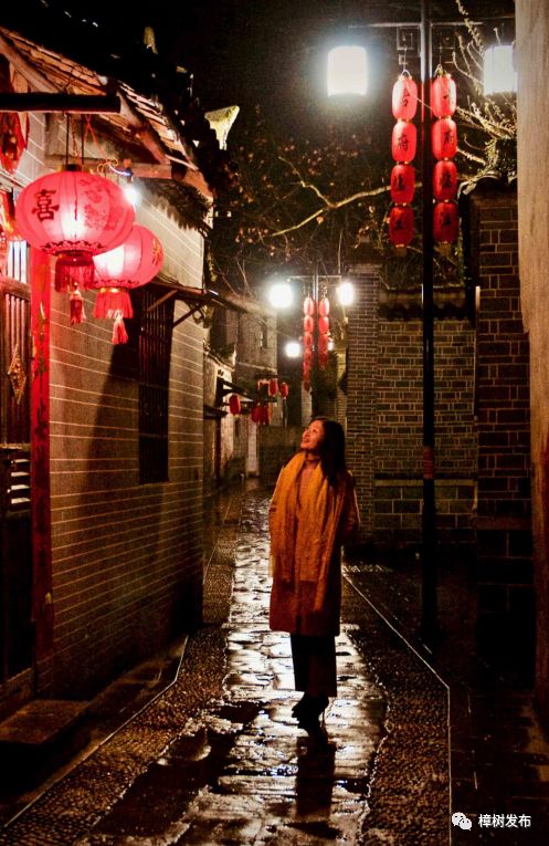 一位临江游子的故乡情：烟雨临江