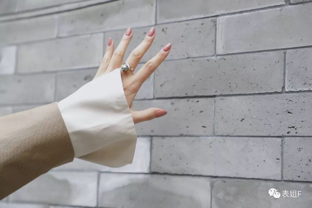 配饰年轻有气质,配饰发展大致分为几个阶段