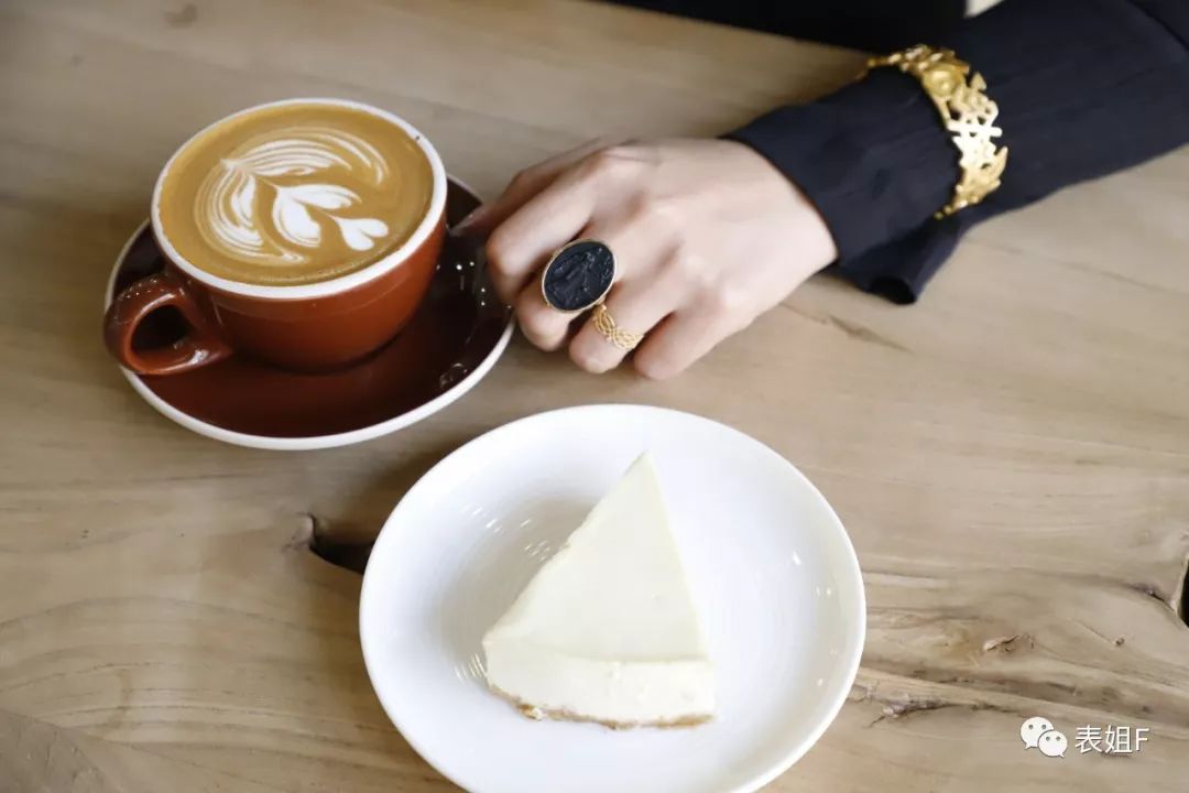 配饰年轻有气质,配饰发展大致分为几个阶段