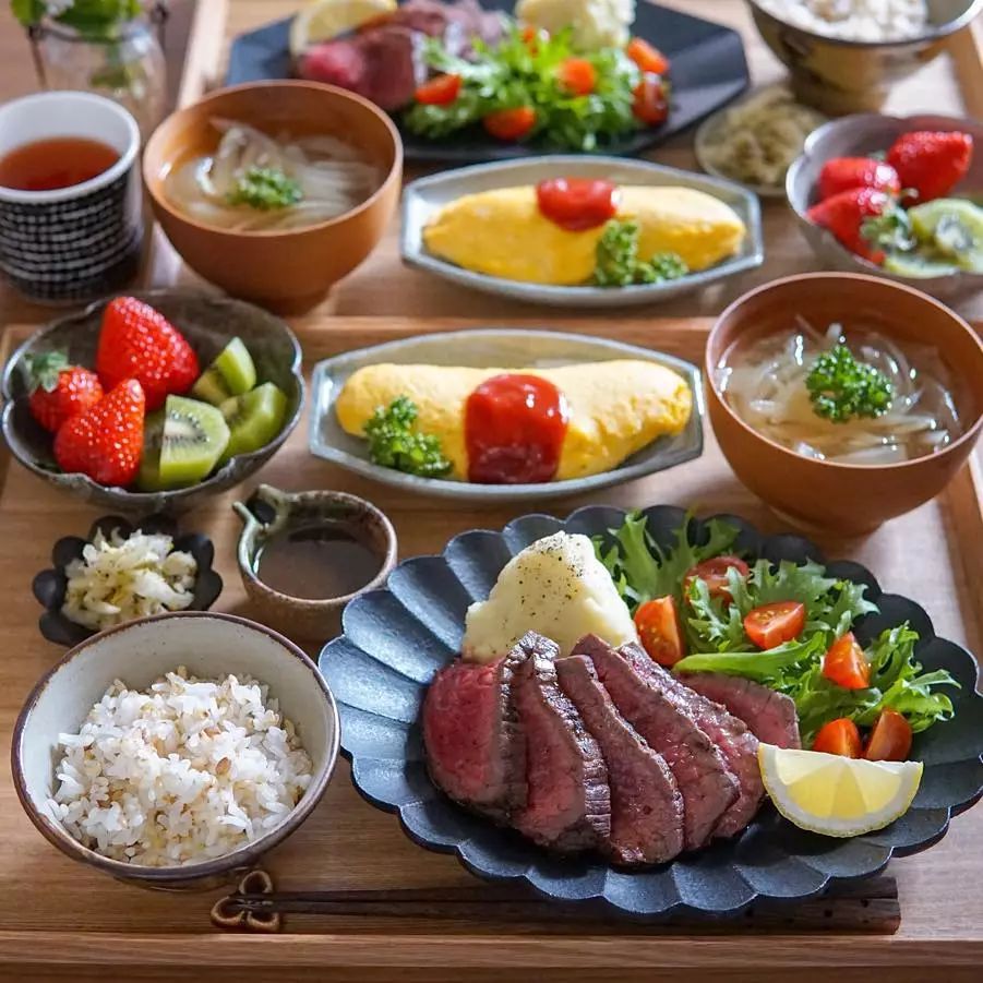 被11万网友狂求菜谱，这家人的一日三餐，为什么这么有魔力？