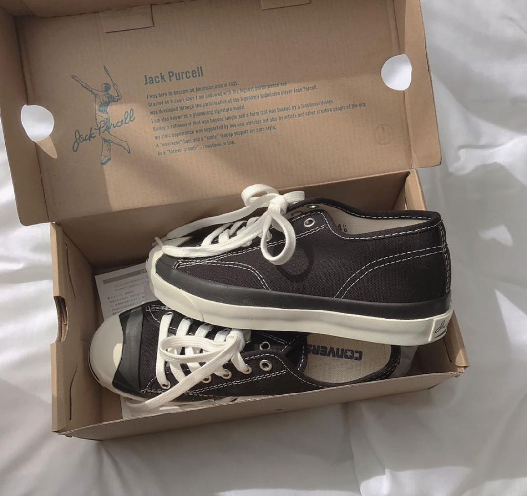 不要跟穿白衣服的人独处,不要跟穿白裤子的人在一起