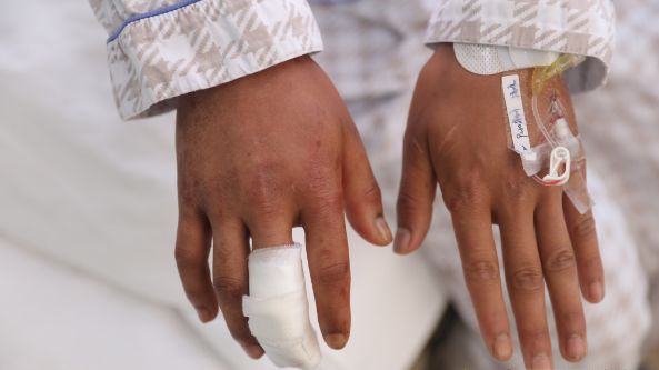 惊险!8小时“抢”回战士的手指