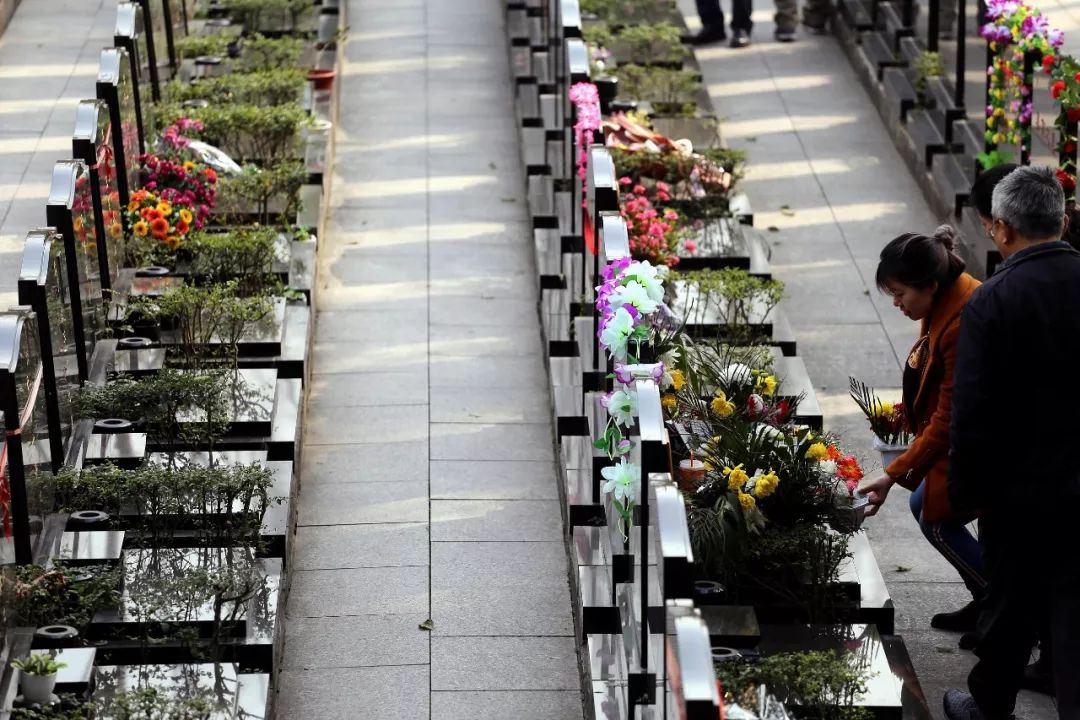 提醒放假通知,关于清明节的放假注意事项