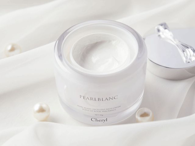 什么素颜霜使皮肤又白又嫩,既护肤又提亮肤色的素颜霜