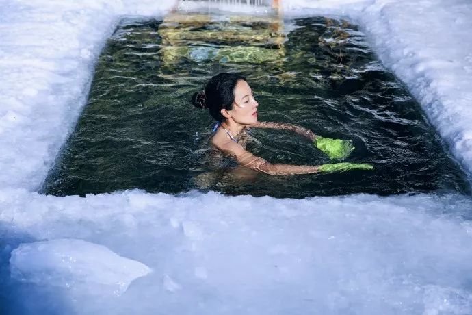 18岁最年轻辣妈照,世界上最年轻的辣妈