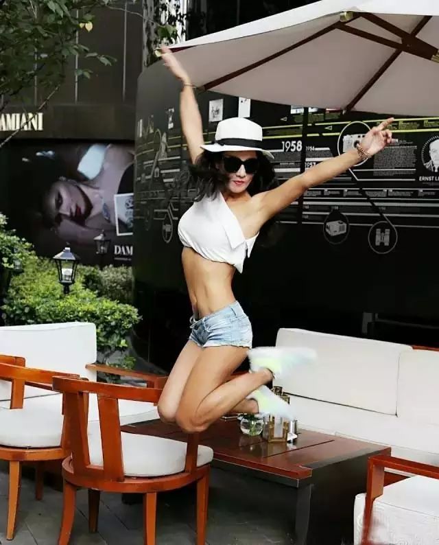 18岁最年轻辣妈照,世界上最年轻的辣妈