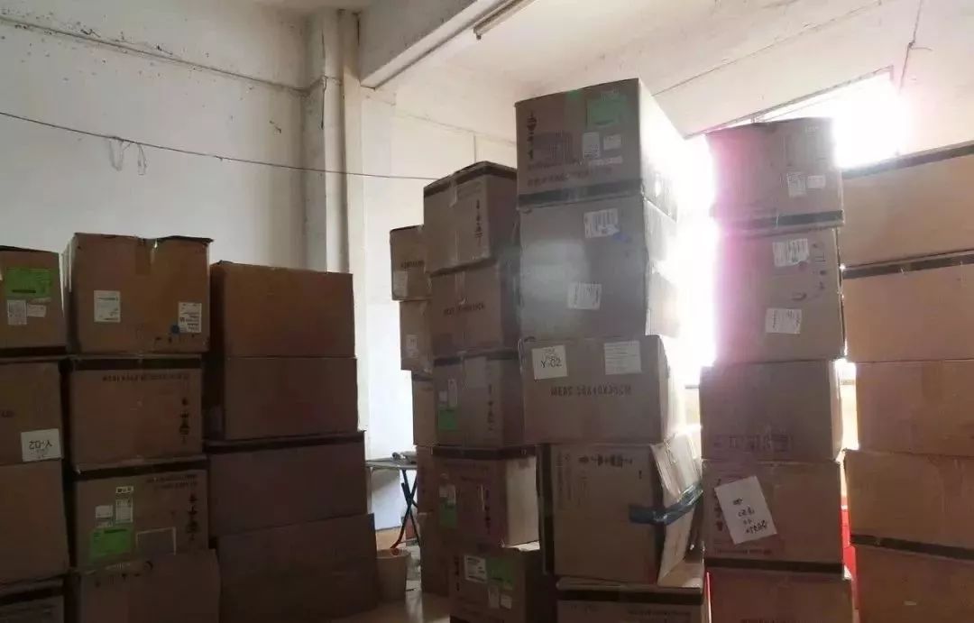 鏇濆厜鍥藉唴鑹績鍥借揣,鏇濆厜榛戝績浠h喘