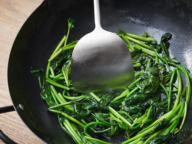 女生能颠起来的铁锅推荐,能颠勺的铁锅