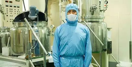 用了几年的火山泥一洗白,用火山泥洗澡