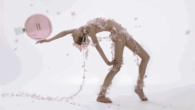 无数次回购的香奈儿香水,我用100元买到的用英语怎么说