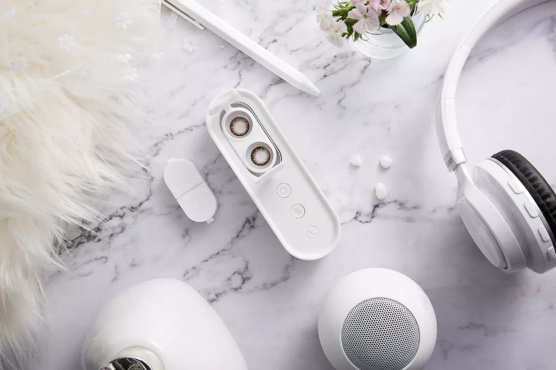 给隐形*党**最强势的福利！能自动洗镜的黑科技，告别昂贵日抛~