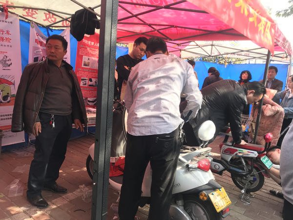 4月15日起,郑州电动车不上牌上路将被处罚?官方回应