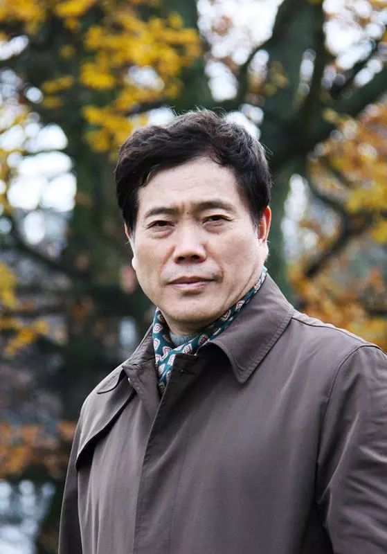 当年，他用一本诗集做毕业论文，轰动校园！