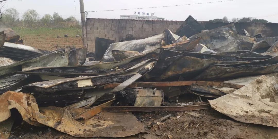 【早安·芜湖】@芜湖人，办身份证不用再带现金啦！扫码支付轻松搞定