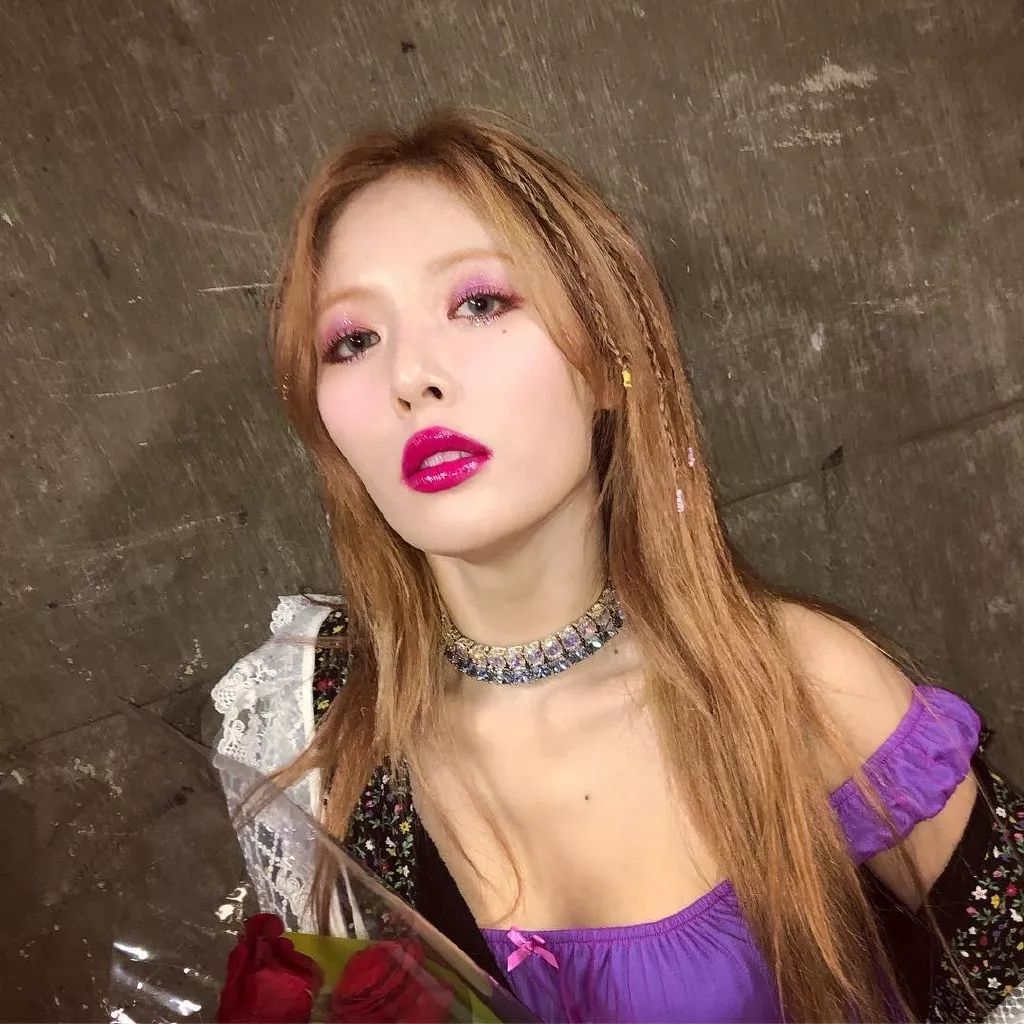 公布恋情被公司开除背假香奈儿都能带货说她是“人间毒药”我服!