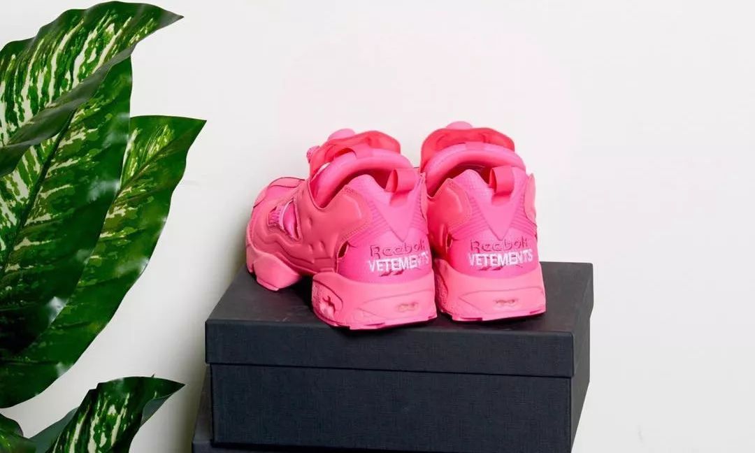 权志龙联名鞋带,成龙和权志龙同时上脚