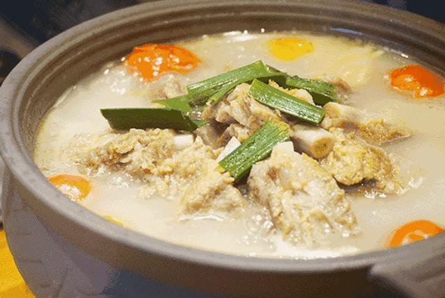 喝骨头汤补镁吗,骨头熬汤是不是嘌呤高呀