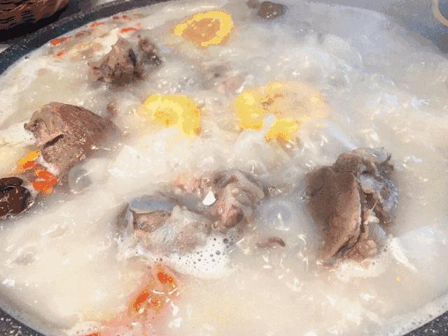 喝骨头汤补镁吗,骨头熬汤是不是嘌呤高呀