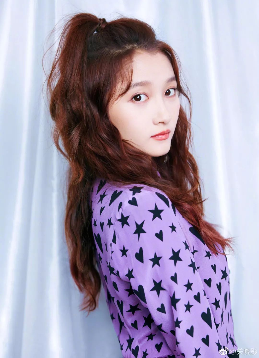 泫雅孔雪儿关晓彤,关晓彤和泫雅撞衫