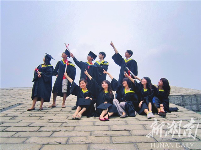 忆芳华致青春,致敬母校致敬芳华的精彩句子