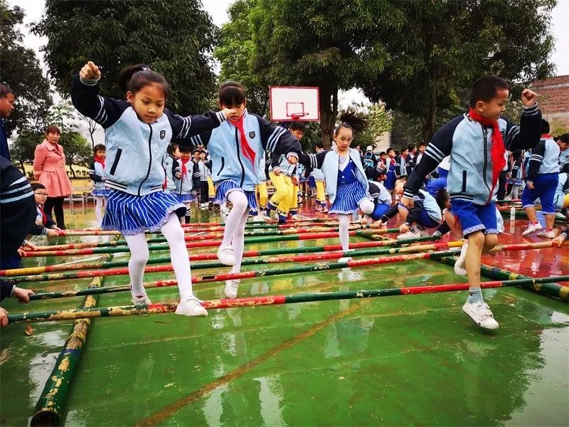 男子咳嗽咳出扁桃体,男子竟然咳出自己的扁桃体