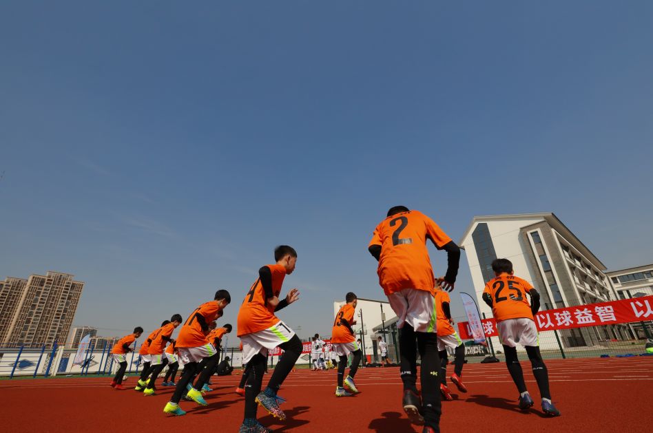 看着校园里熟悉的一切感慨万千,看到校园美好的景象