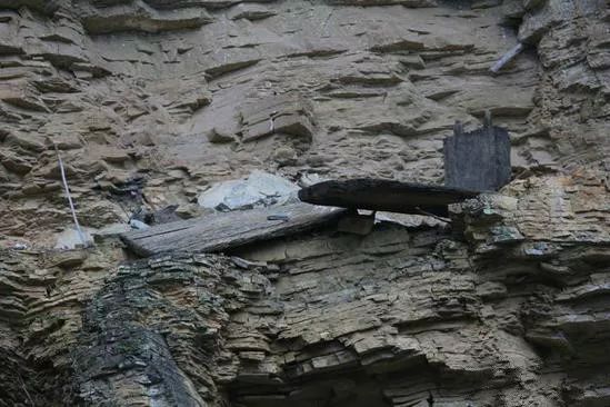 清明时节祭拜已逝的先人,清明前后祭奠世人的最佳时间