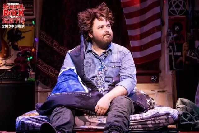 百老汇是舞台剧还是音乐剧,百老汇摇滚音乐剧近乎正常