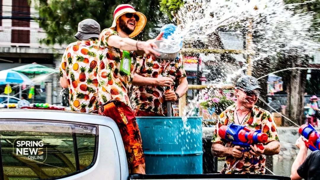 泼水节狂欢泰国,19年清迈泼水节真的太爽了