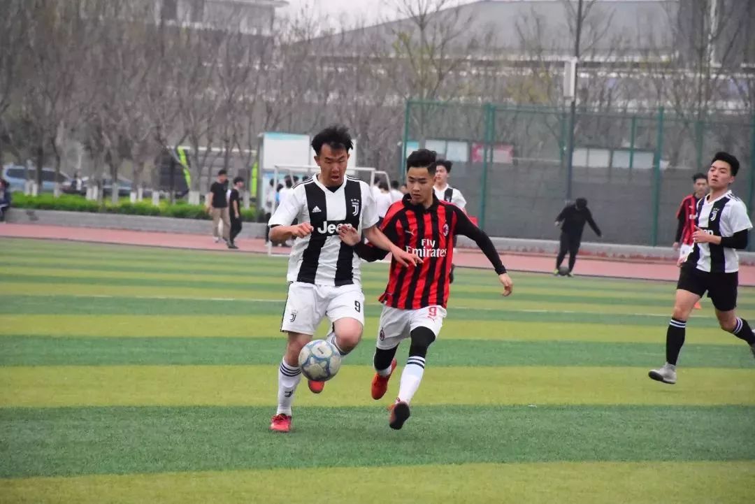 我们只是一群热爱足球的少年,我们这十年足球少年