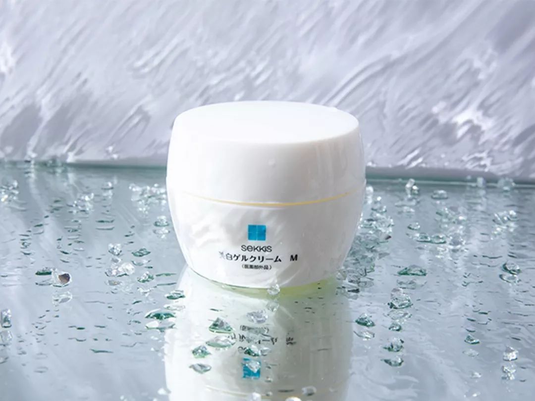 媲美大牌的平价面霜，不到一个月让我白了两度，连斑都看不见了！