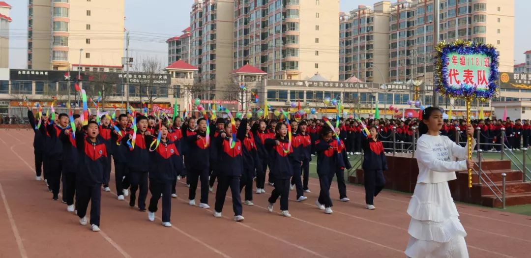 定格精彩瞬间彰显体育精神,丹棱中学60届田径运动会精彩瞬间