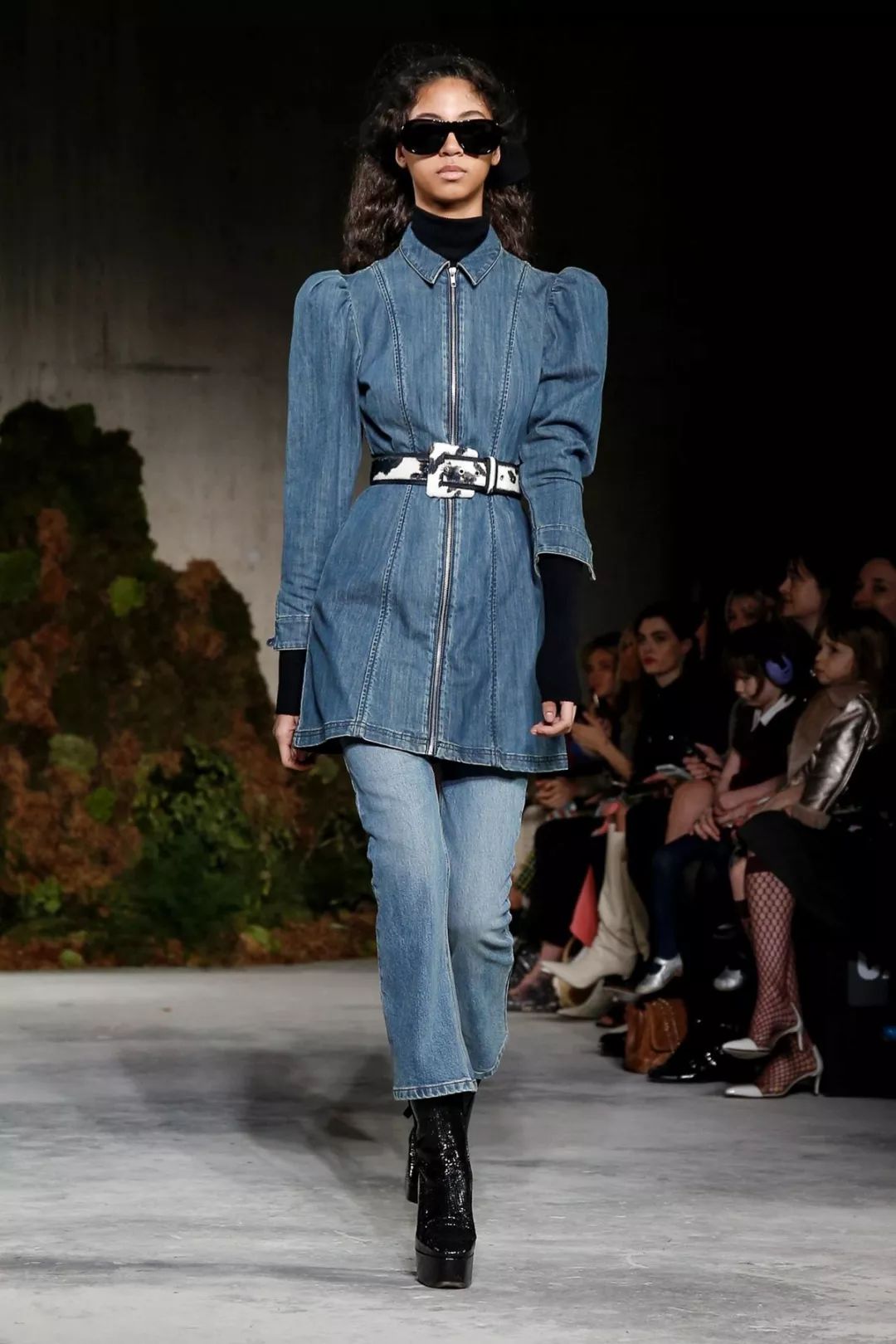 豹纹OUT，下一个C位印花轮到奶牛纹上场！