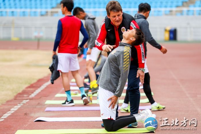 主场揭幕战,主场首秀末节