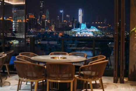 重庆两江交汇之上长嘉汇两江网红铺成新晋打卡地