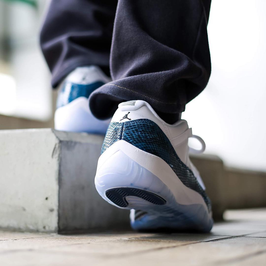 aj11蓝蛇2001,aj11蓝蛇和af1ambush