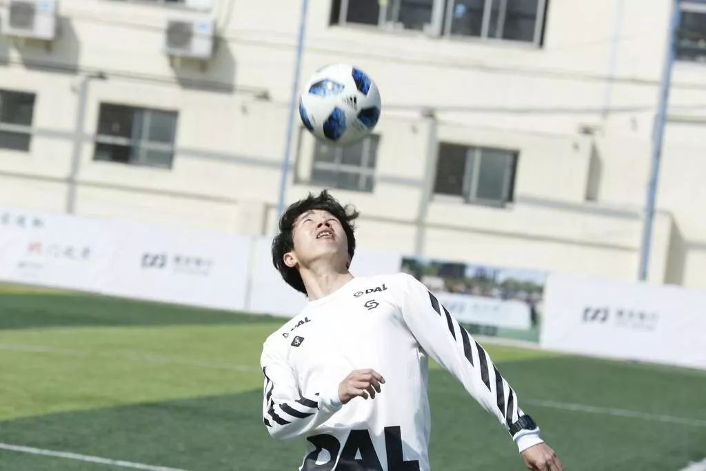 鸣锣开赛,鸣锣开市时刻中国公募