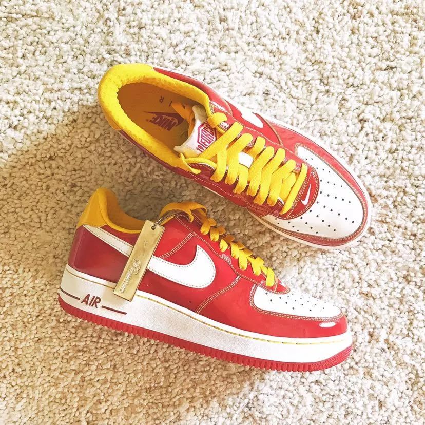 nike鞋子街拍视频,nike空军联名黑白款