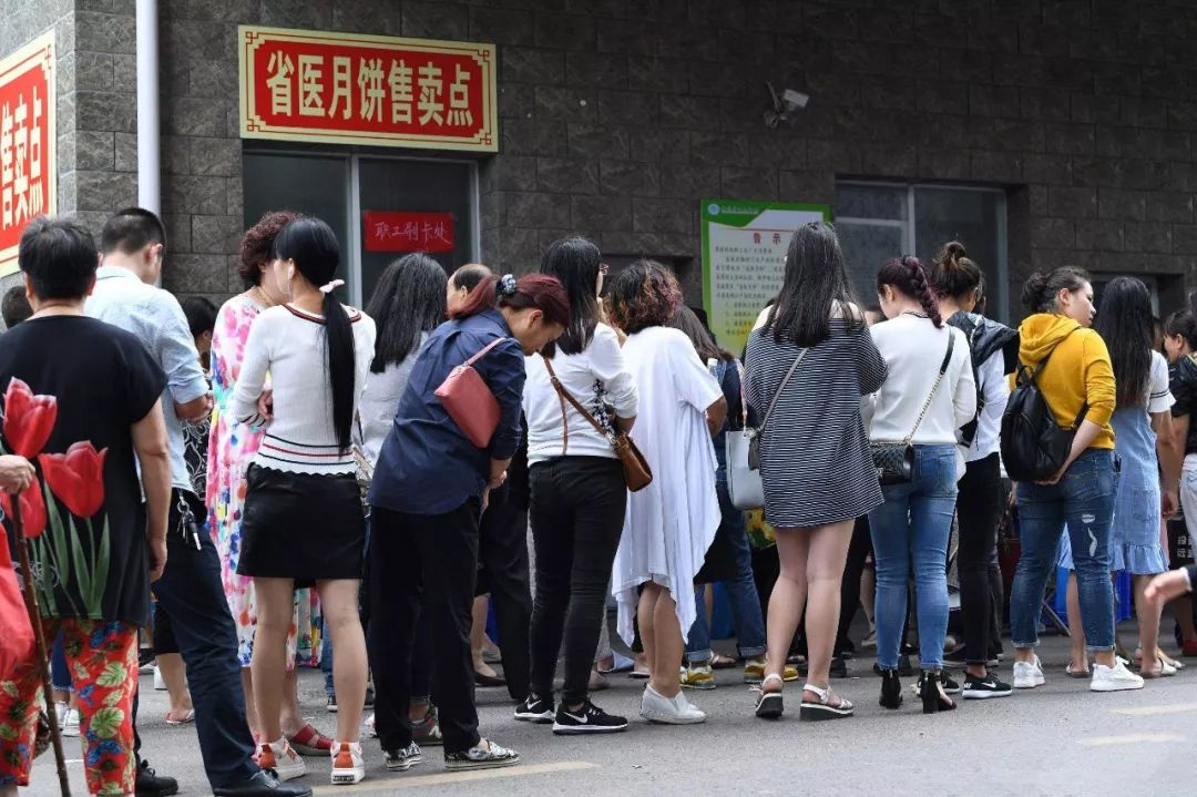 你对茶饮行业的未来前景如何看待,为什么选择茶饮这个行业